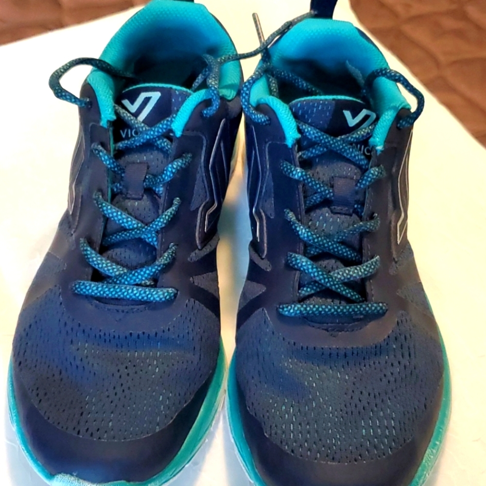 Vionic sneakers